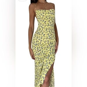 Cute light summer dress, open back with ties